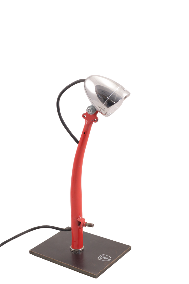 Lampe M