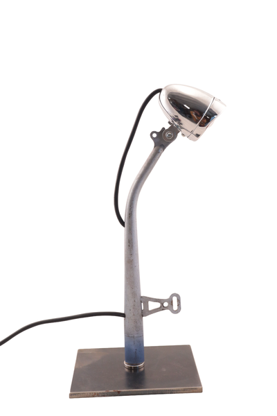 Lampe M