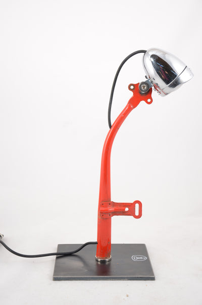 Lampe M