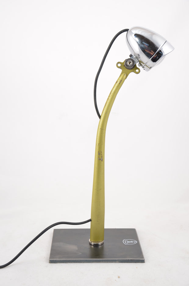 Lampe M
