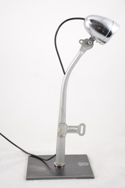 Lampe M