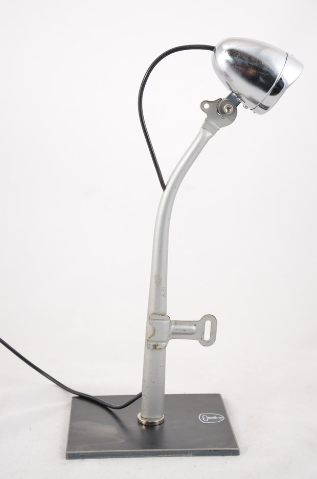 Lampe M