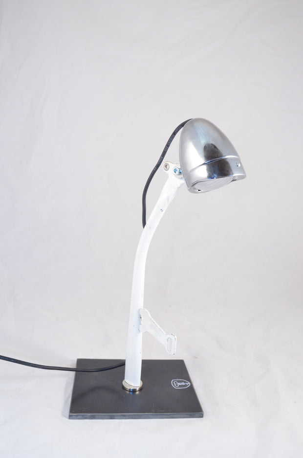 Lampe M