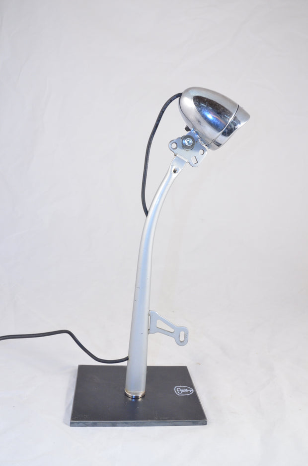 Lampe M