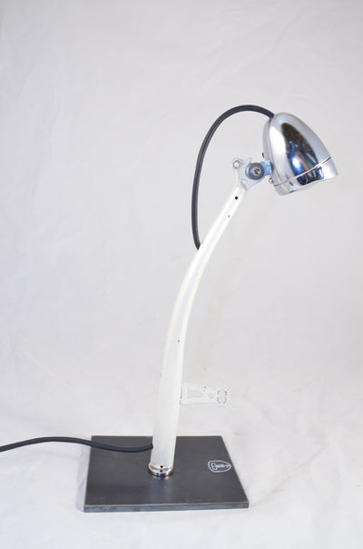 Lampe M