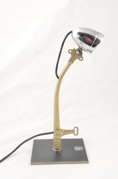 Lampe M