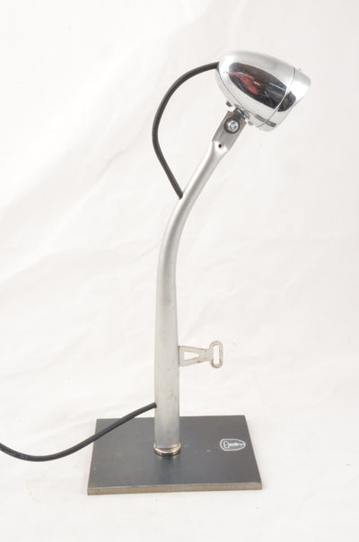 Lampe M