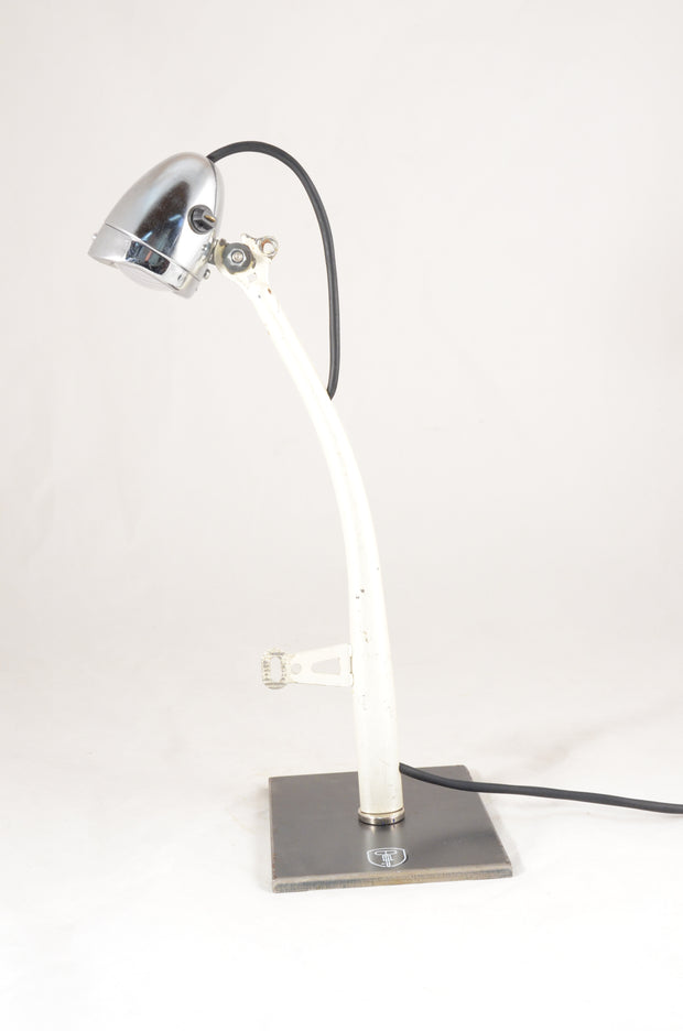 Lampe M