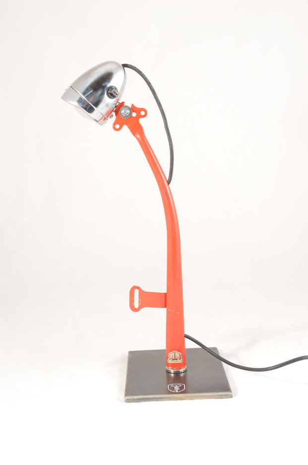 Lampe M