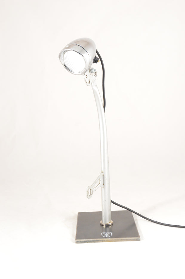Lampe M