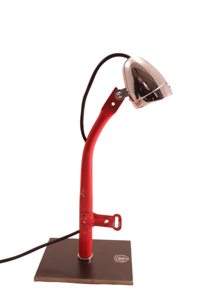 Lampe M