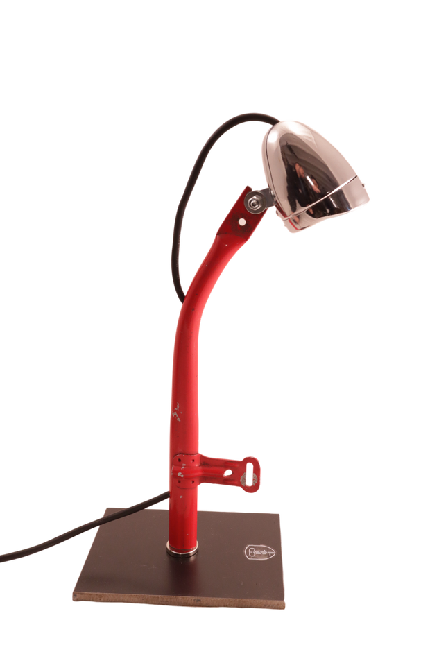 Lampe M