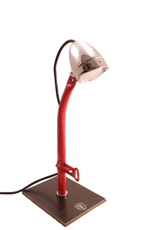 Lampe M